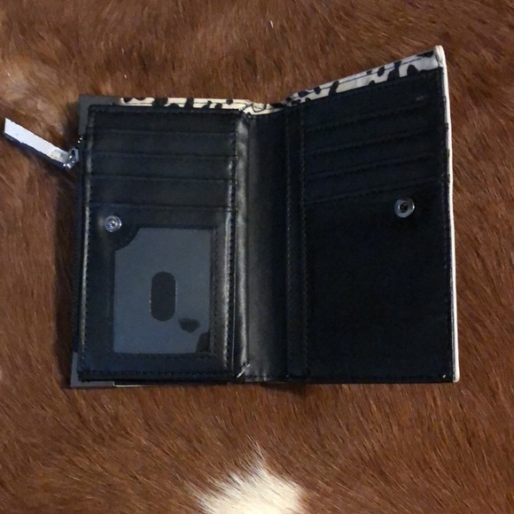 Jessica Simpson brand wallet - Picture 3 of 5